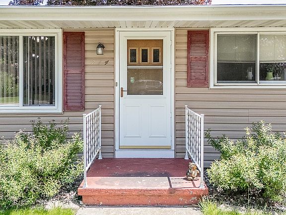 2nd image of 714 S Nash St