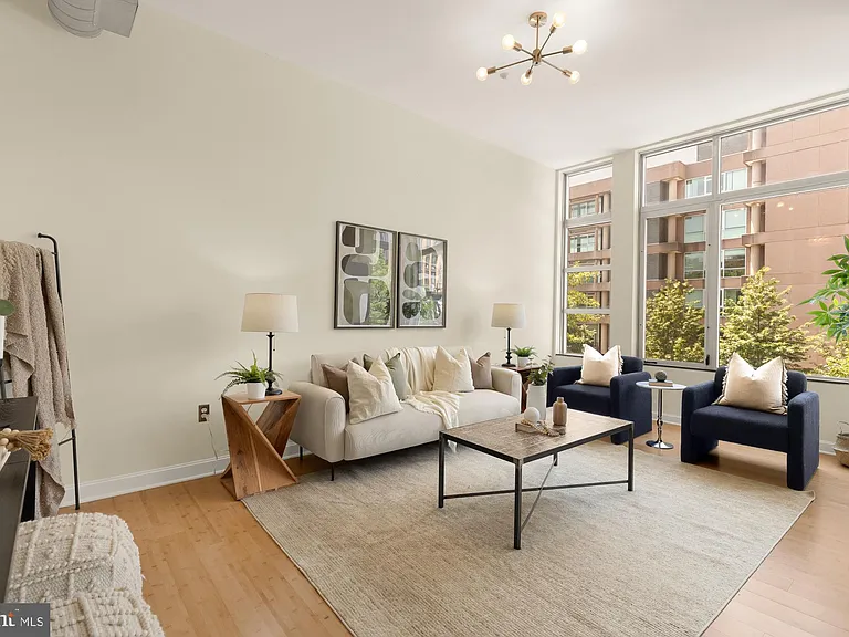 1390 V St NW #203 — Photo 9
