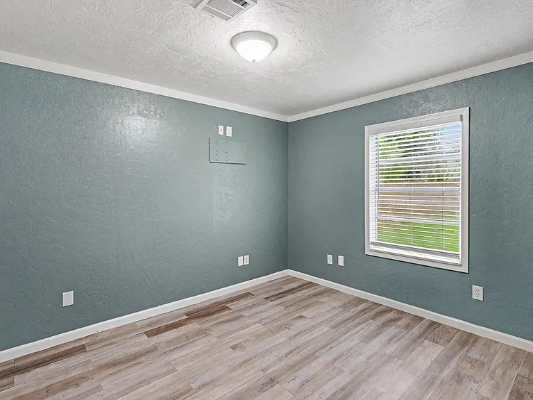 13334 Emporia St — Photo 17