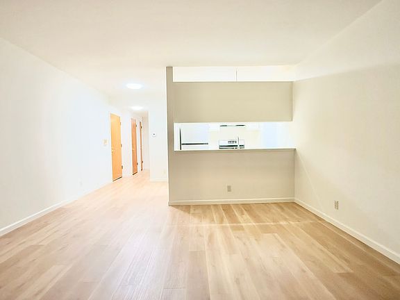3rd image of 859 Vermont St APT 7