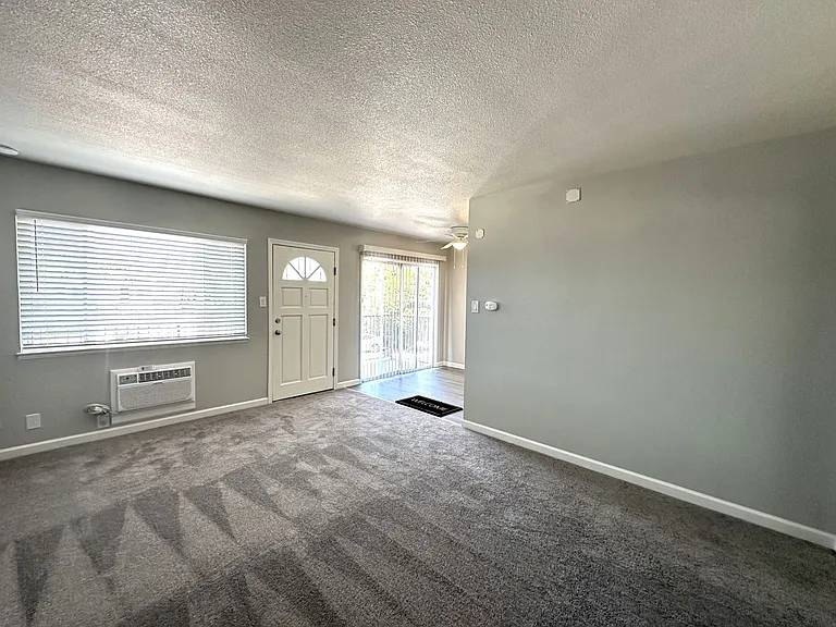 5324 Holiday Dr. — Photo 8