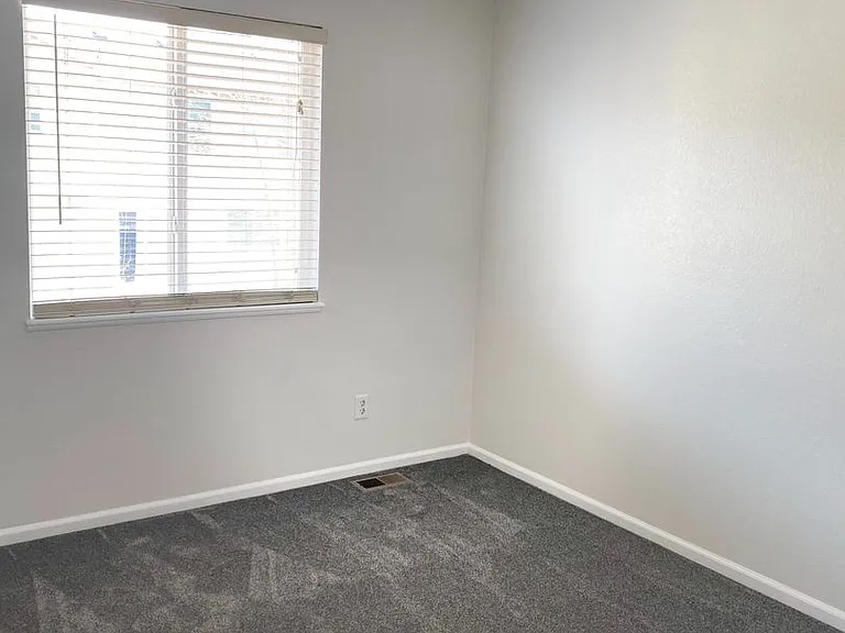 14215 White Peak Dr — Photo 9