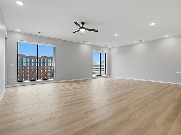 2nd image of 300 S Clinton St #706