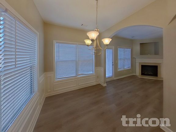 5th image of 2215 Oakland Downs Way