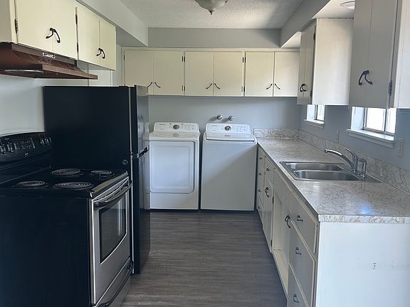 3rd image of 604 Terry St #604