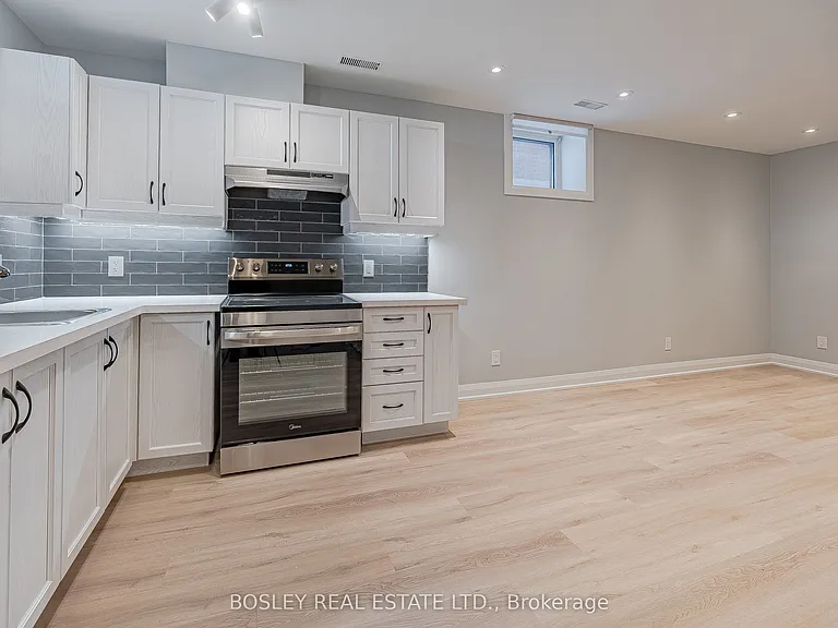 581 Old Weston Rd #BASEMENT — Photo 1