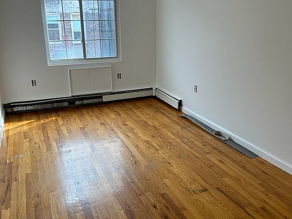 2nd image of 2316 Beaumont Ave #3