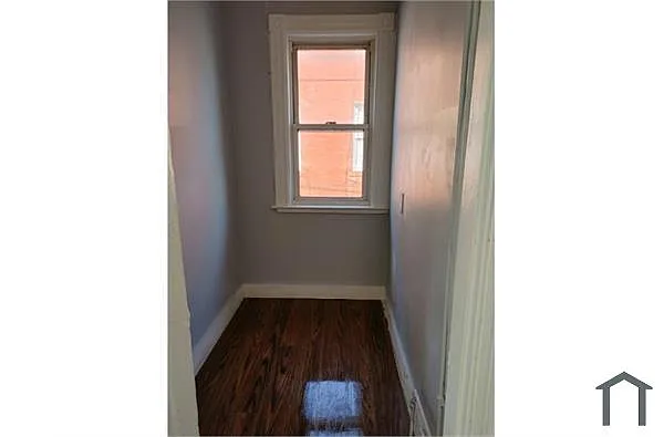 Building Photo - 205 Jefferson St #2