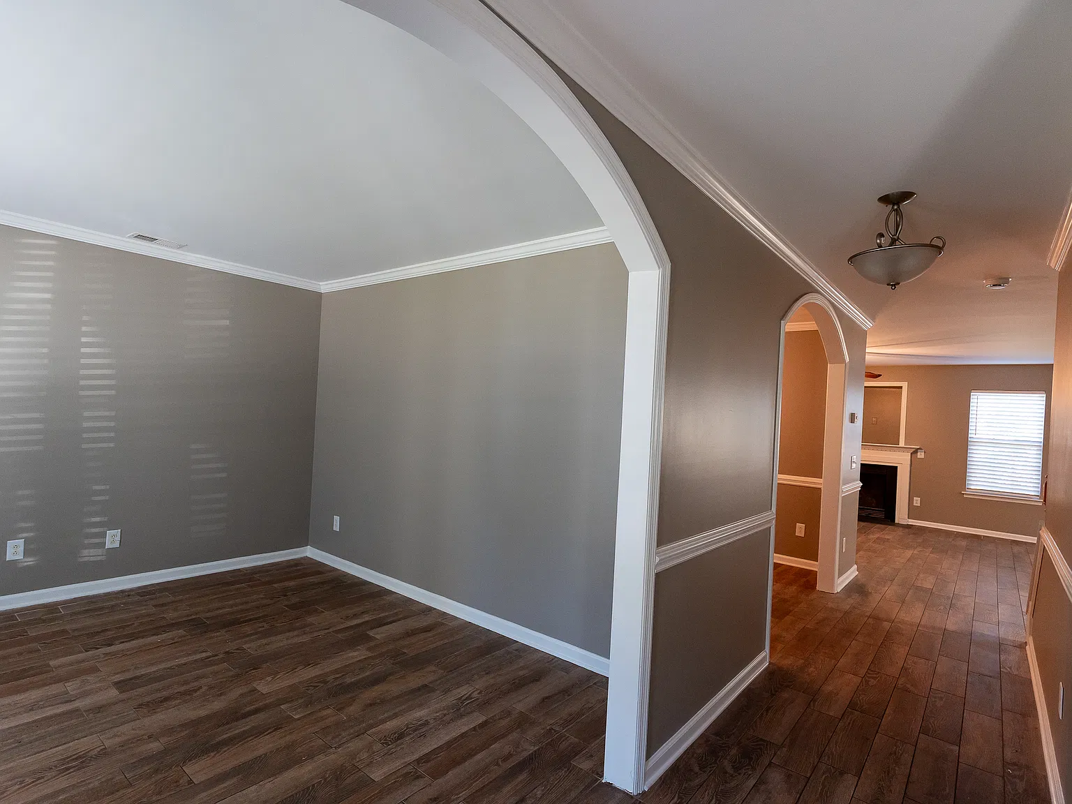 4 bed, 2.5 bath, 2780 sqft, $2,800 — Photo 2