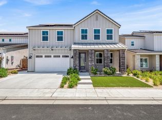 177 Mesa Dr S, Madera, CA
