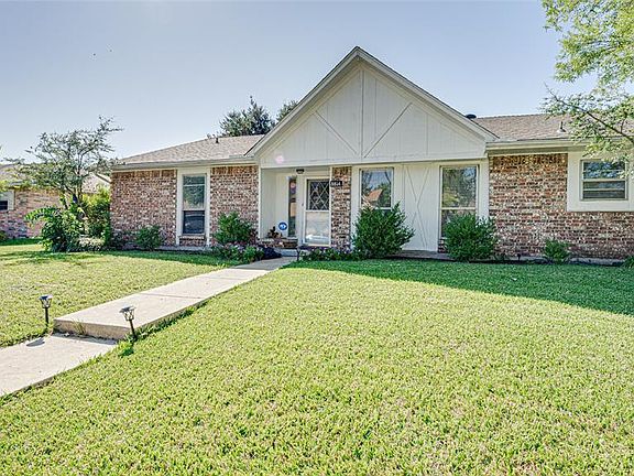 4th image of 8814 Deerwood Dr
