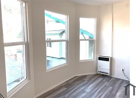 4th image of 156 E 35th St #F