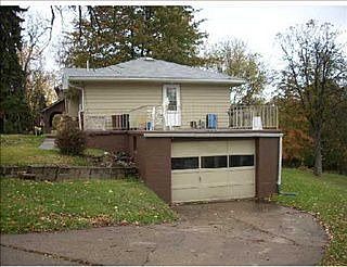 2nd image of 900 Alpine Blvd