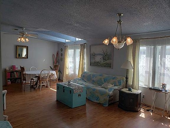 2nd image of 676 Arrow Ln