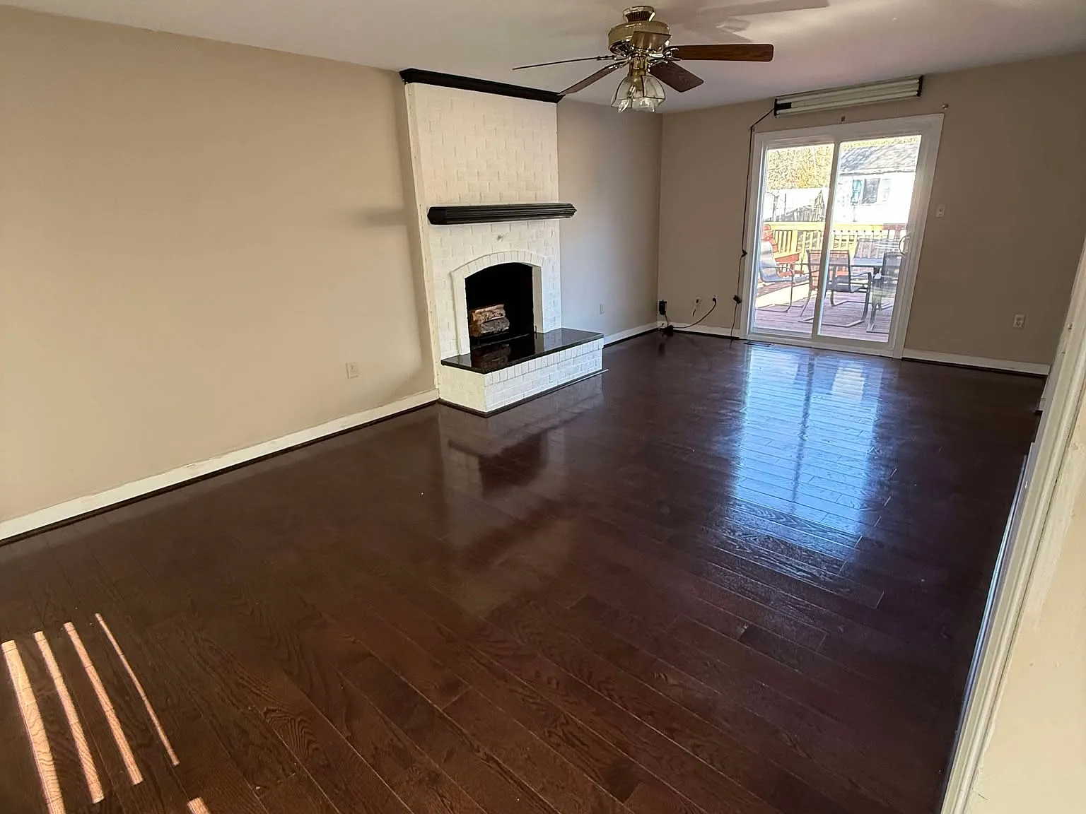 3 bed, 2.5 bath, 1820 sqft, $2,350 — Photo 4