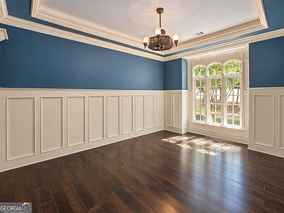 5th image of 1011 Highgrove Dr