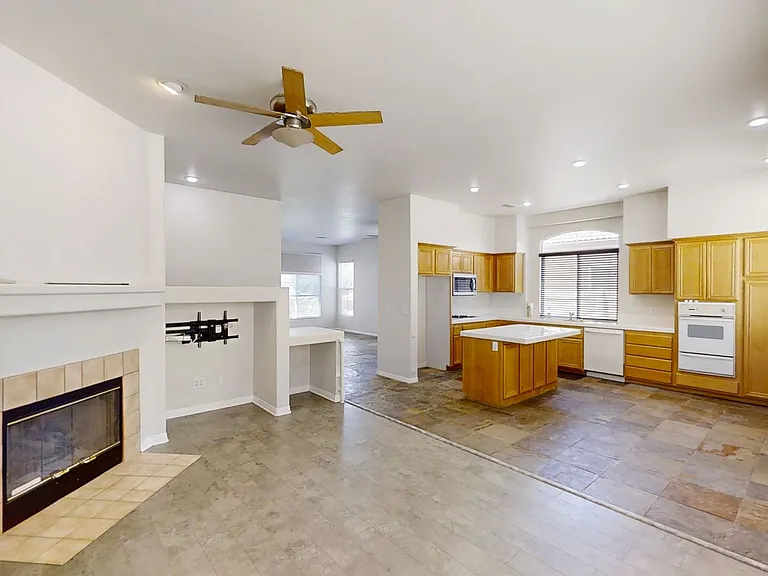 36248 Village Rd — Photo 4