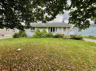 99 Deuro Dr, Niagara Falls, NY 14304