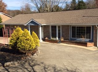 1713 Lone Oak Rd, Johnson City, TN 37604