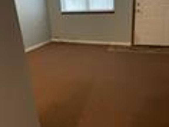 5th image of 905 S 4th St #10