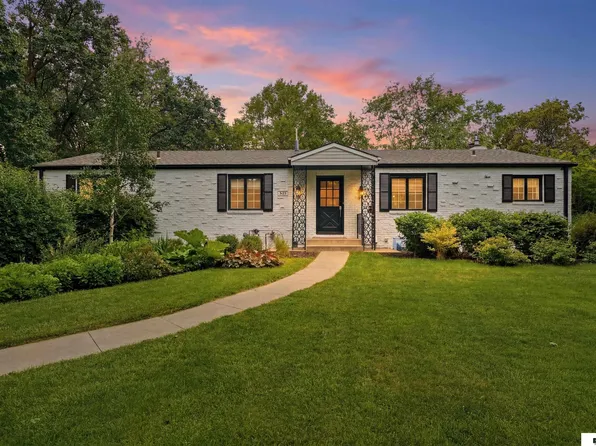3125 Kucera Dr, Lincoln, NE 68502