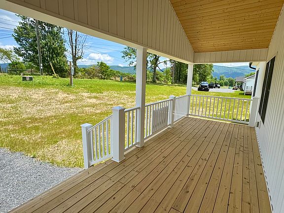 5th image of 1490 Stone House Rd