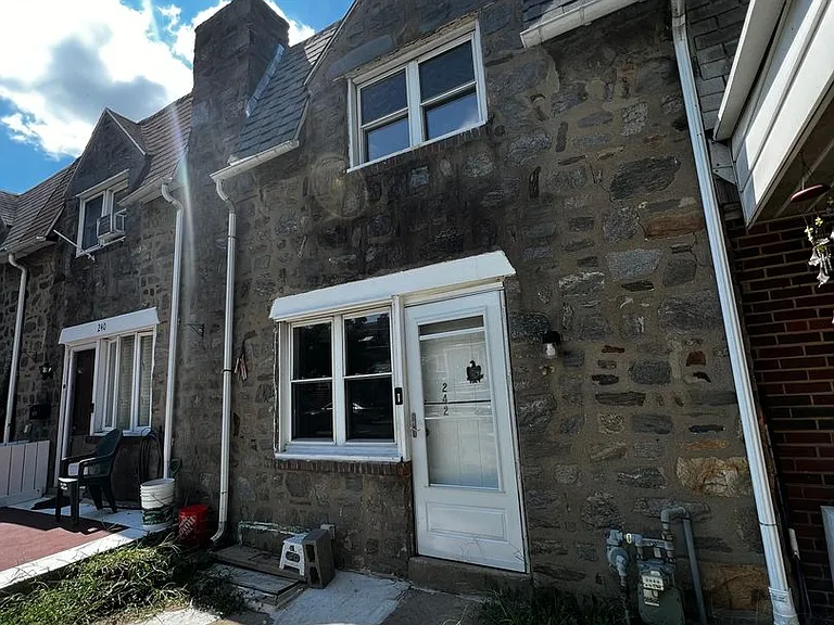 242 Margate Rd — Photo 15