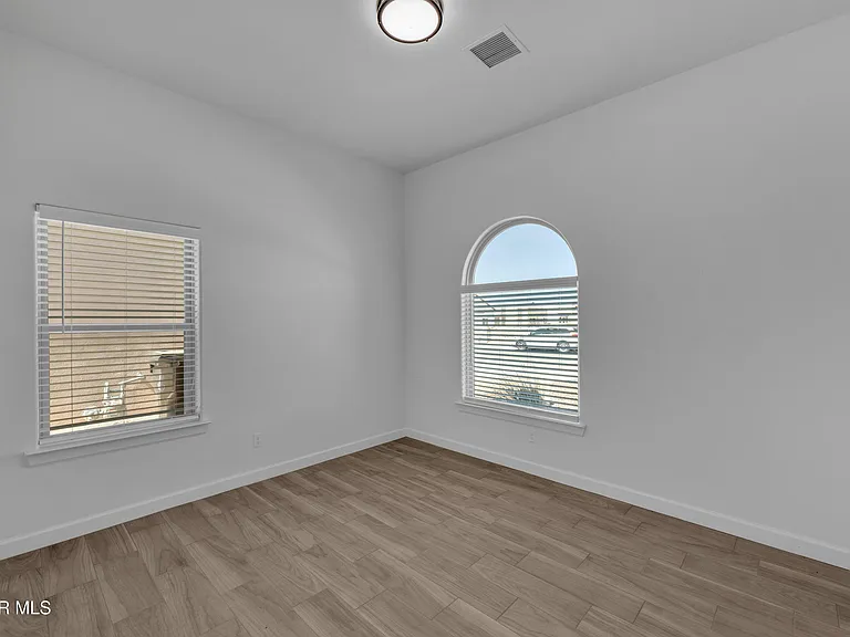 781 Cedarwood Ave — Photo 6