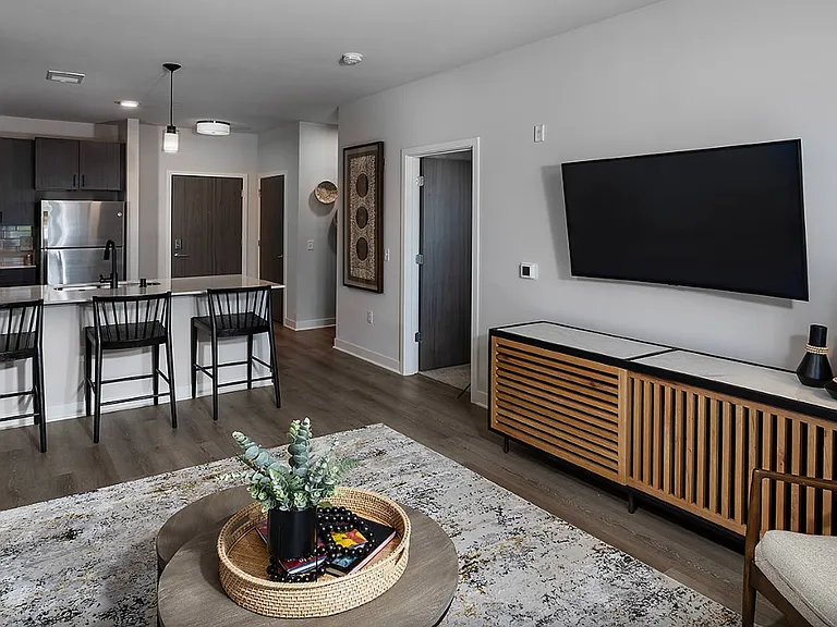 Eastpark Apartments — Photo 18