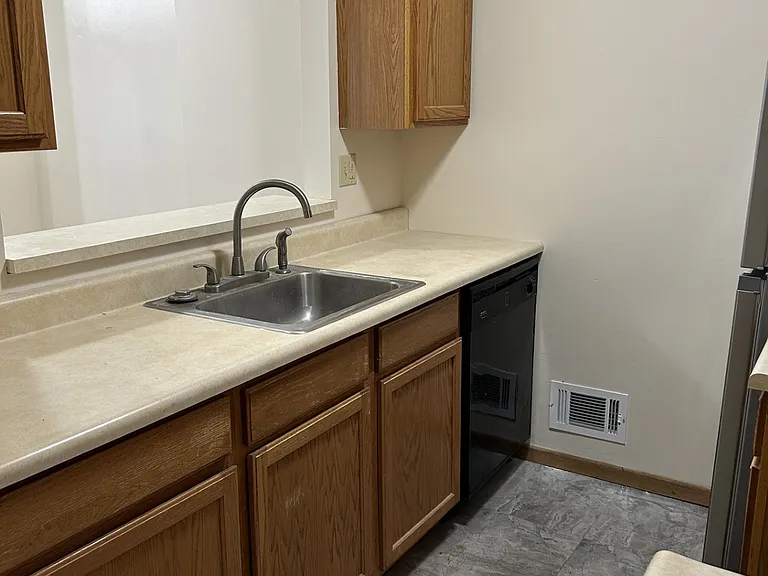 48 Cowan St #0 — Photo 9