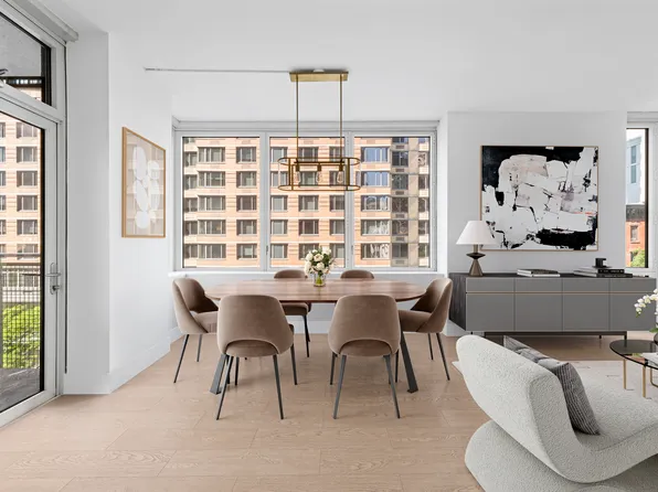 225 East 34th Street 5E image 2 of 20