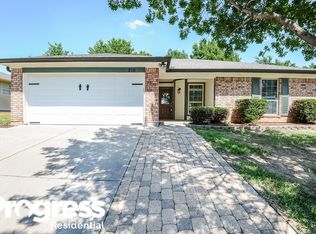 816 Blue Ridge Dr, Burleson, TX 76028
