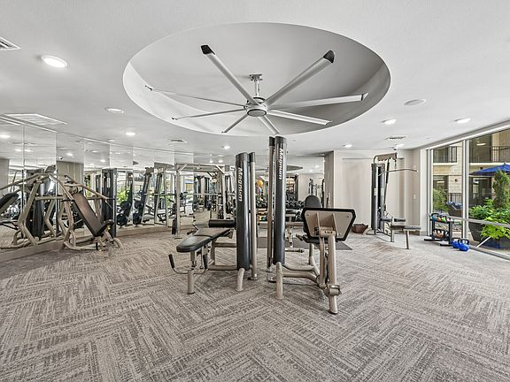 4th image of 4200 Scotland St #225