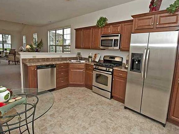 2nd image of 780 Glengarry Ct #H1a