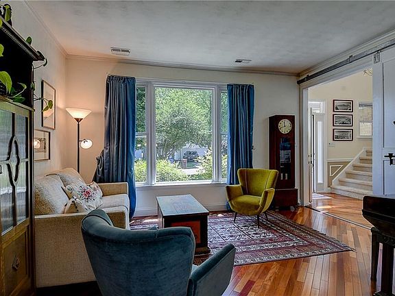 3rd image of 612 Aguila Dr
