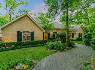 10010 Pine Springs Dr, Conroe, TX 77304