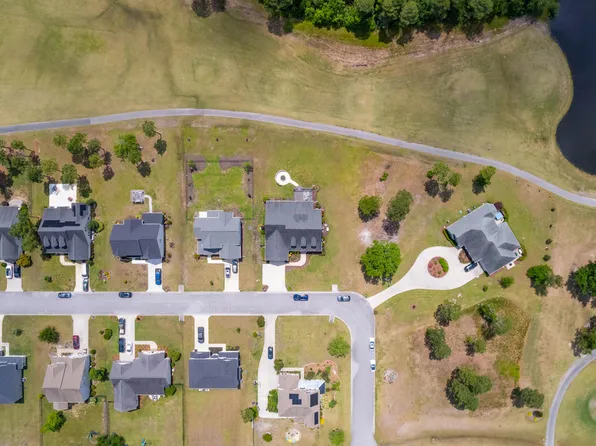 429 Meadowland Circle, Maple Hill, NC 28454