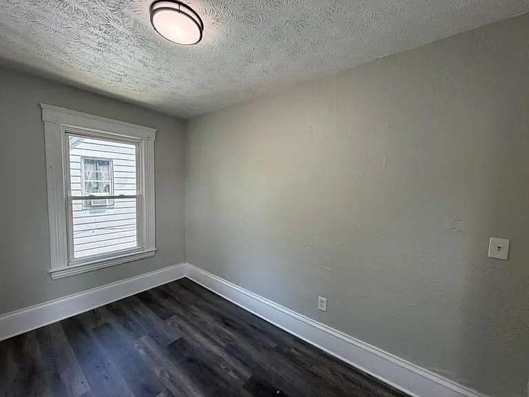 2132 W 100th St — Photo 14