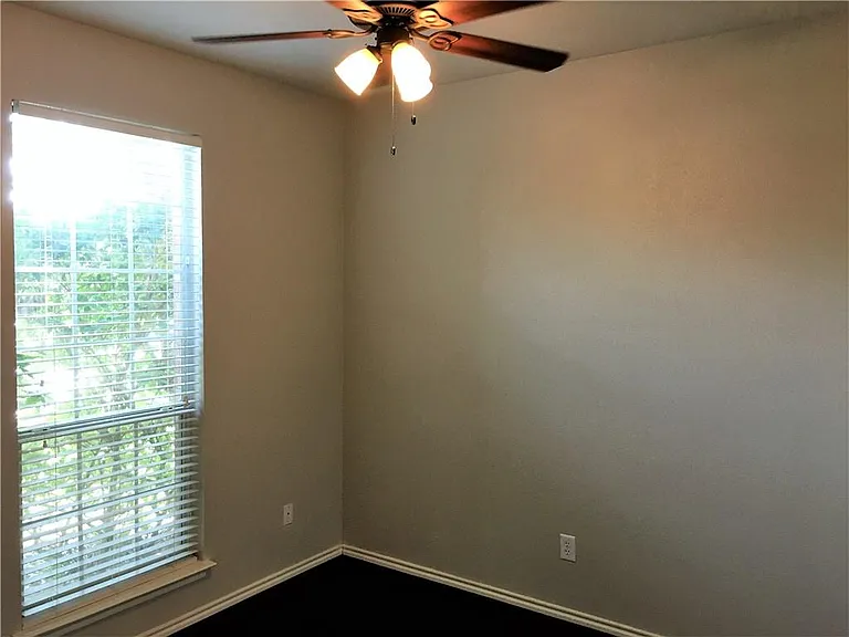 8004 Ranchvale Ln — Photo 21