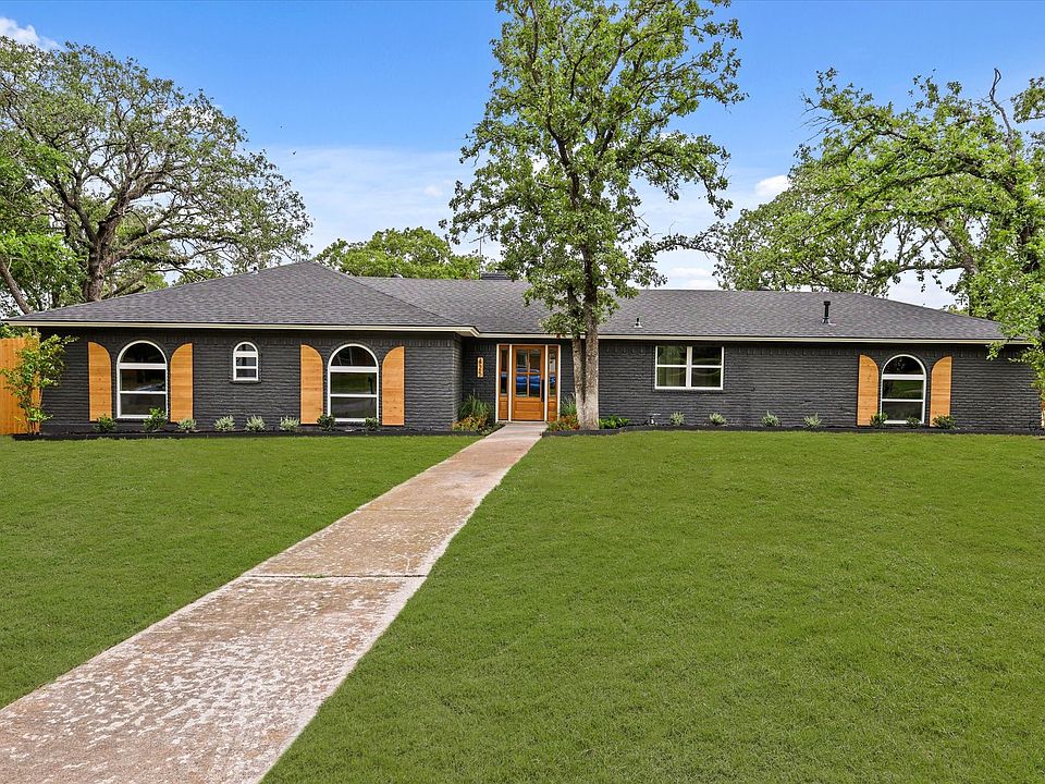 1st image of 425 Brian Dr