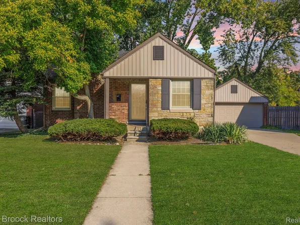 13640 Manhattan St, Oak Park, MI 48237