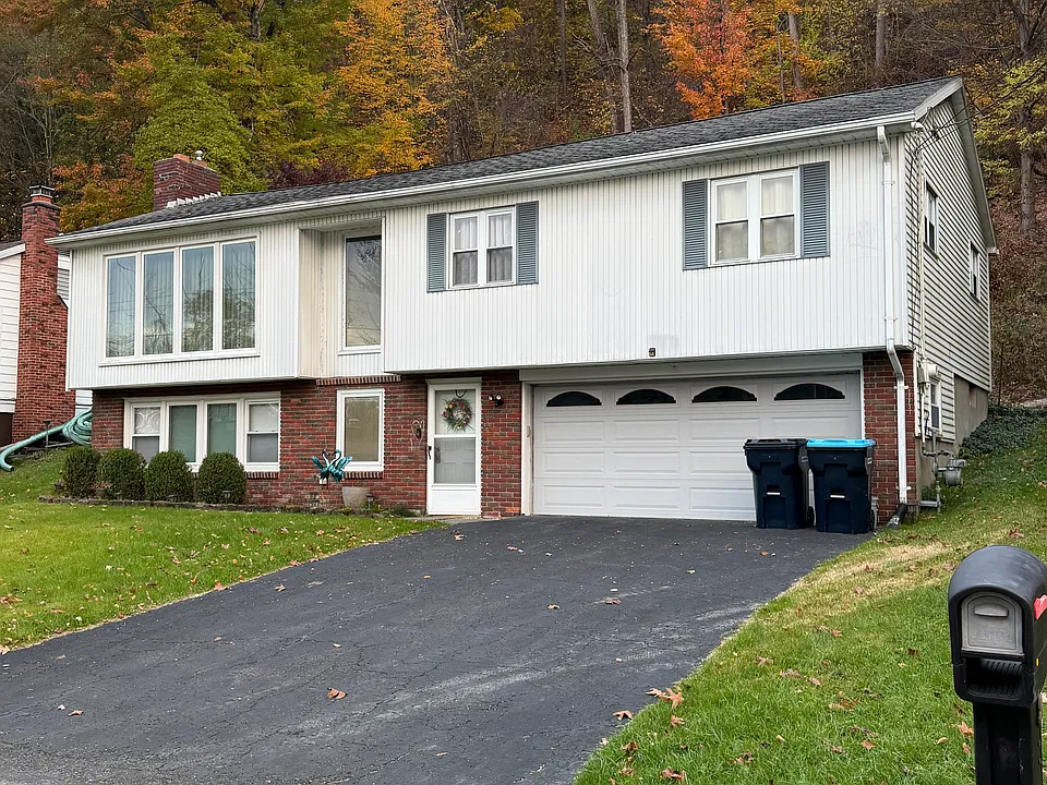 8 Lawson Ct