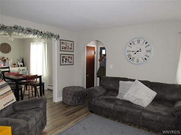 4th image of 3020 Niagara Falls Blvd