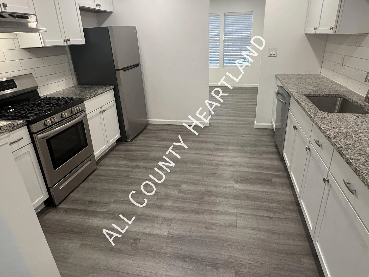 Move-In Special $525 Off First Month's Rent! — Photo 3