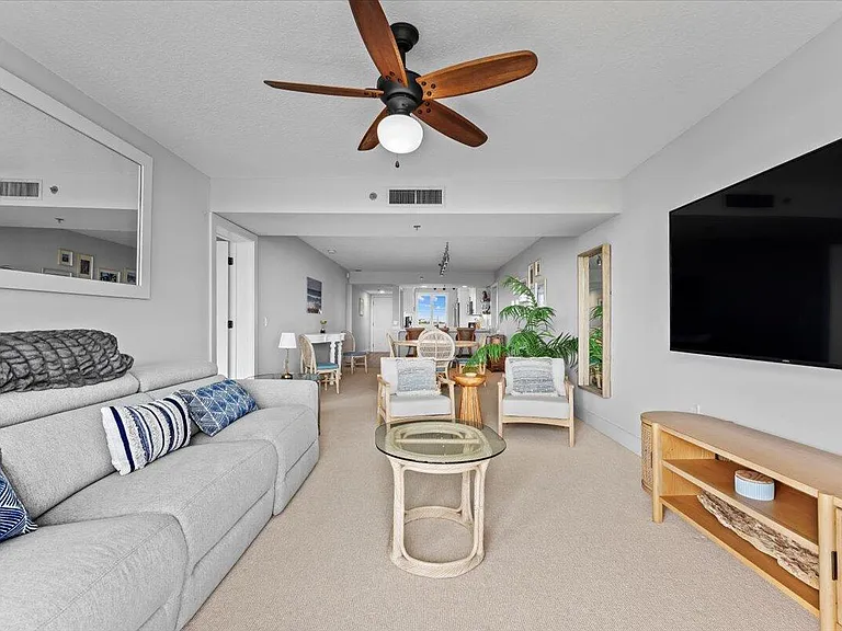 201 S Seas Dr #404 — Photo 13