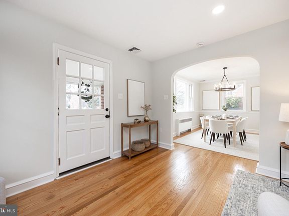 3rd image of 465 Hawarden Rd