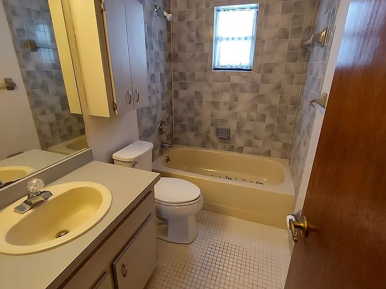9706 SW 30th Ter — Photo 12