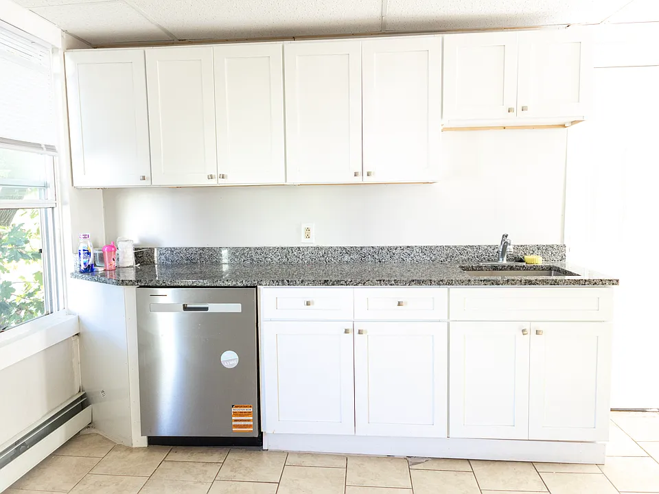 172 Park Ave #2A