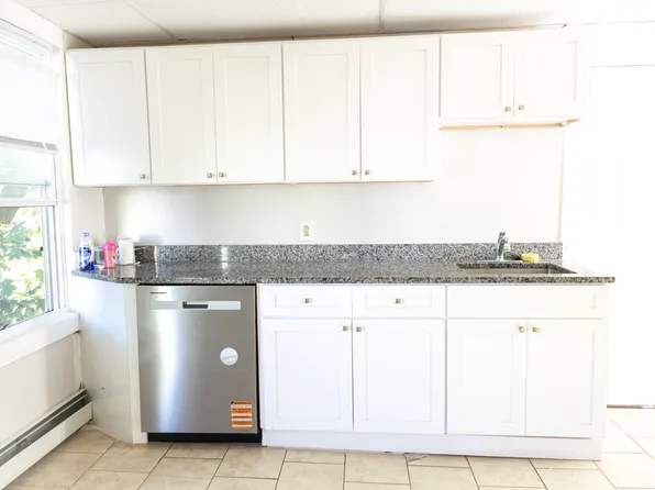 172 Park Ave #2A, Woonsocket, RI 02895