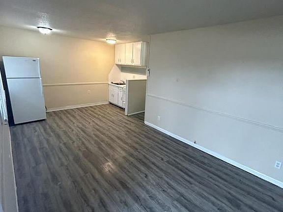 4th image of 708 N Lincoln St #11282440